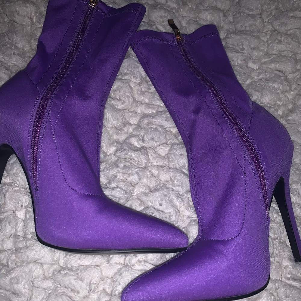 Purple ankle boots 💜